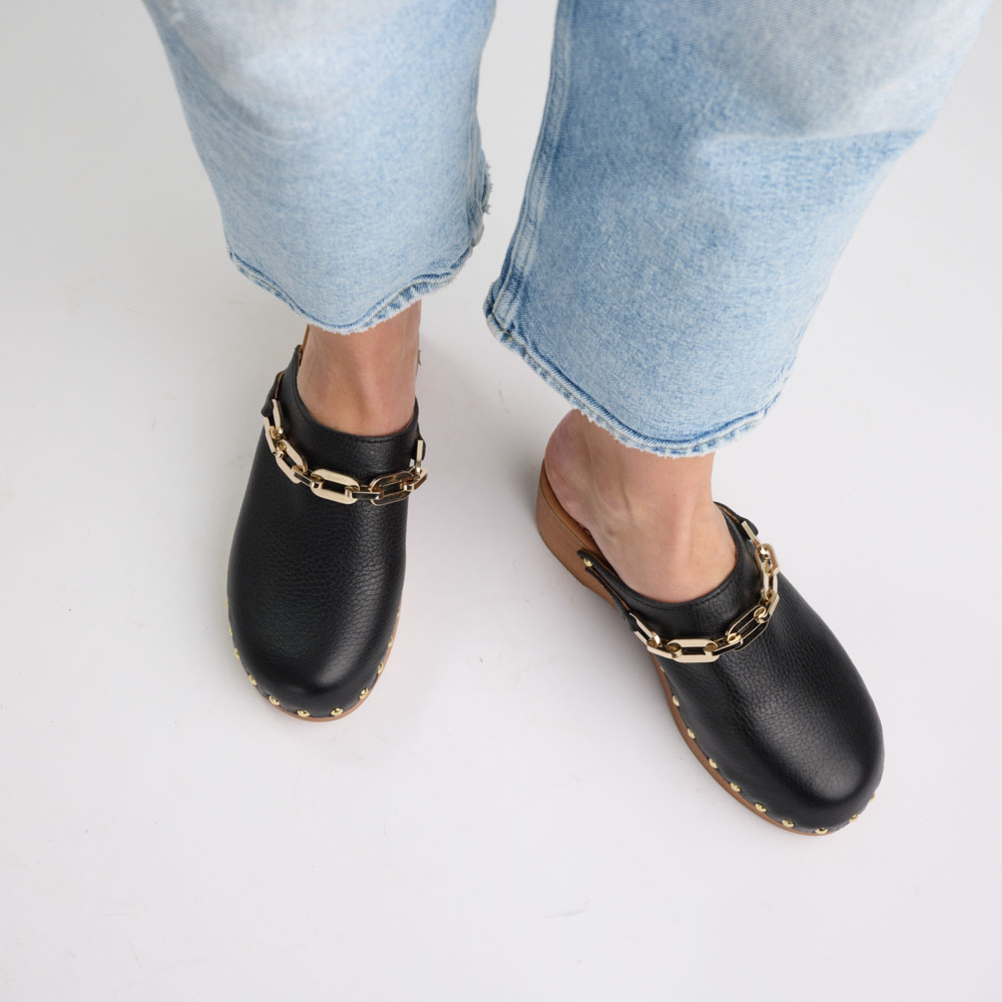 Hardrige, Saby cuir noir