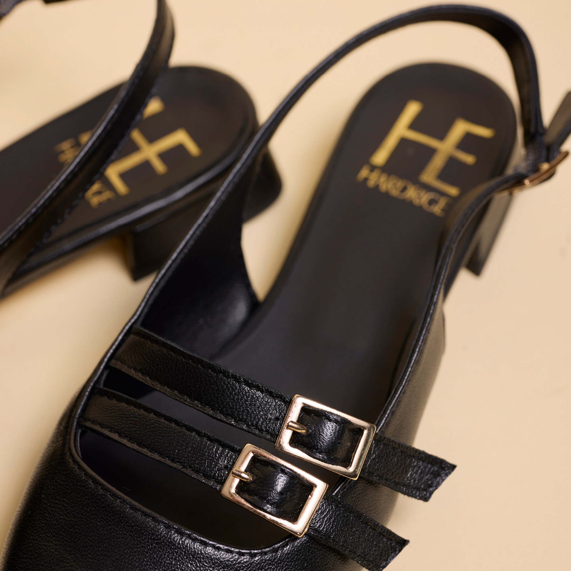 Hardrige, Queen noir
