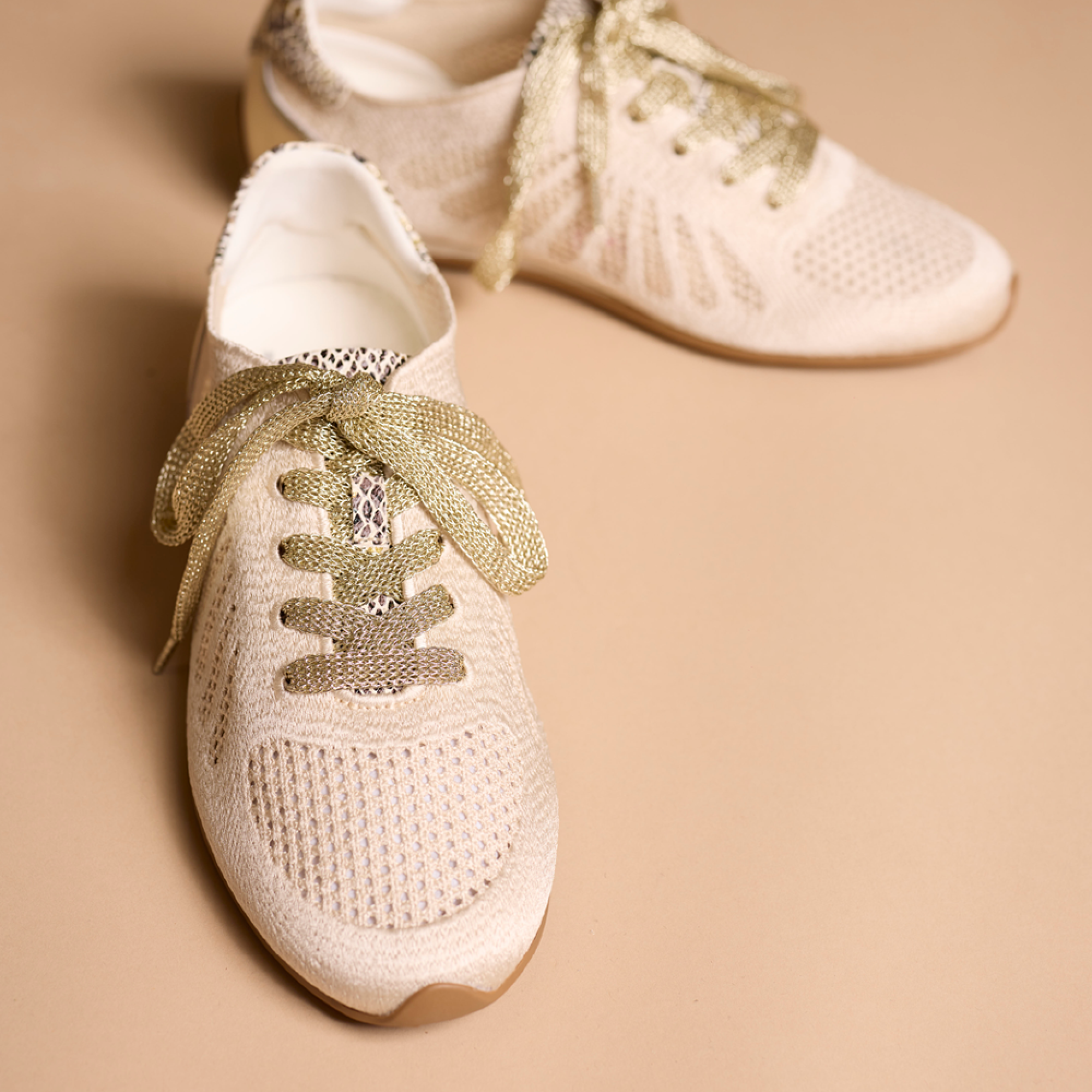 Hardrige, Adryl Beige