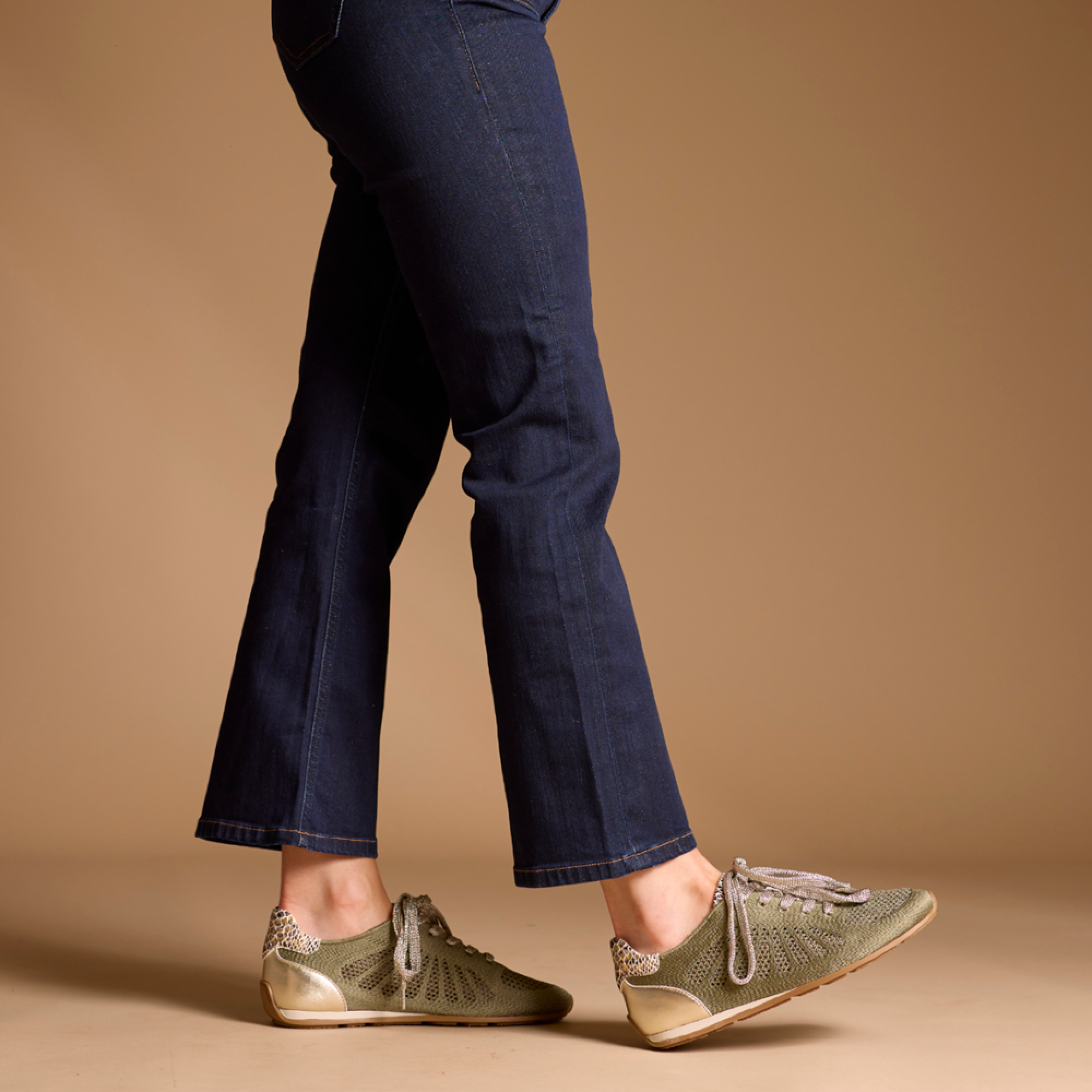 Hardrige, Adryl Kaki