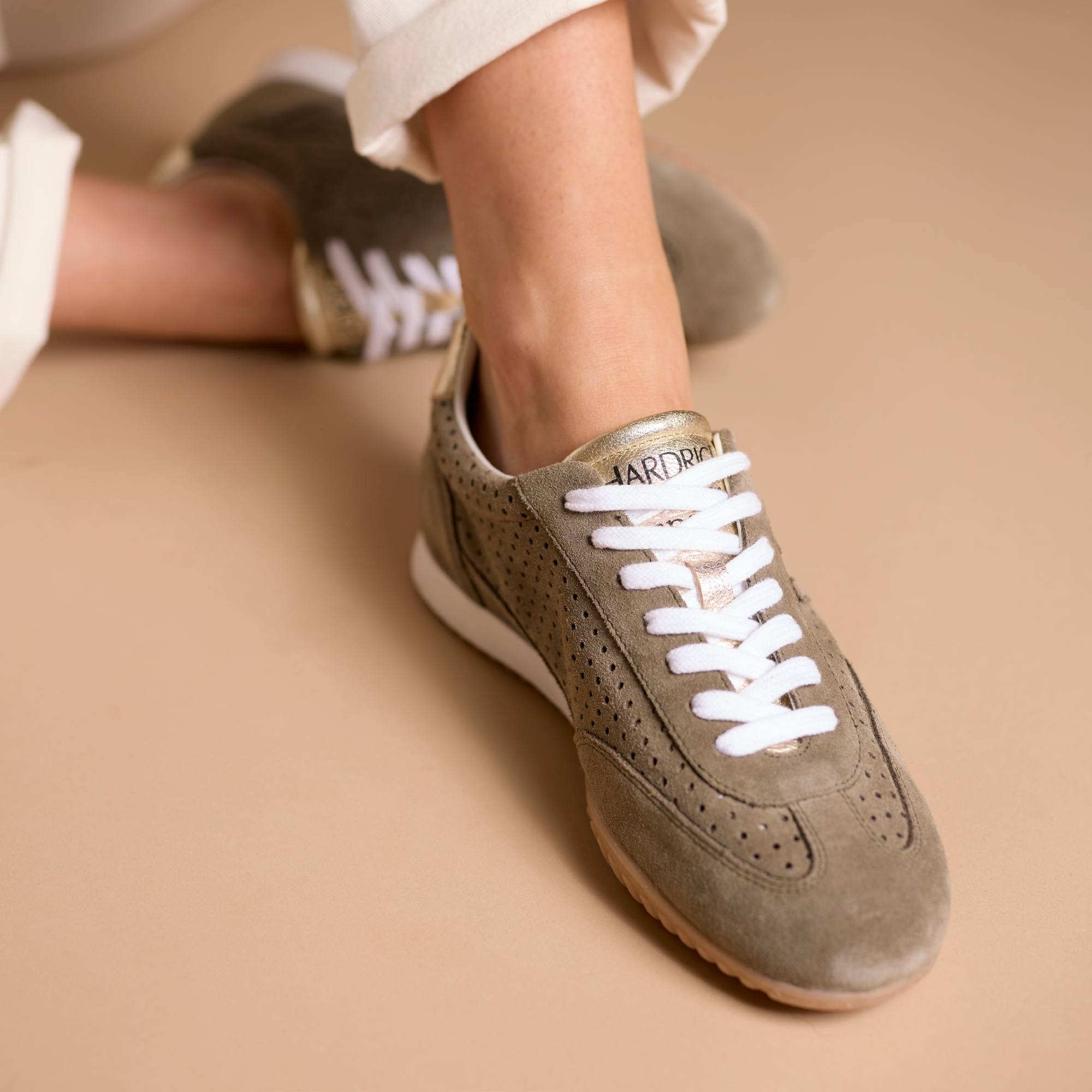 Hardrige, HE02 taupe or