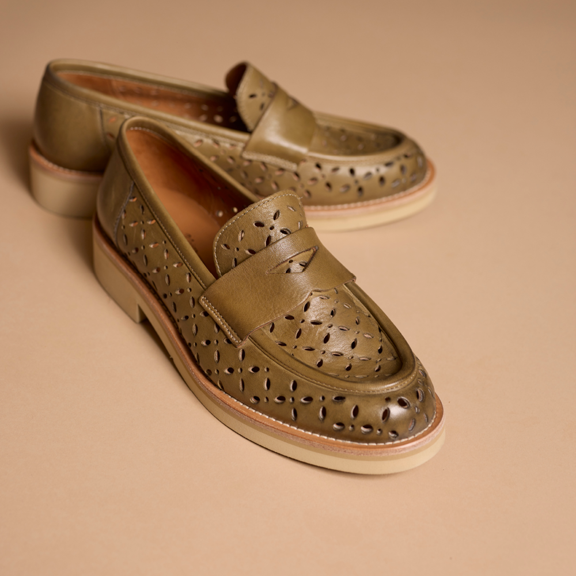 Hardrige, Louvry kaki