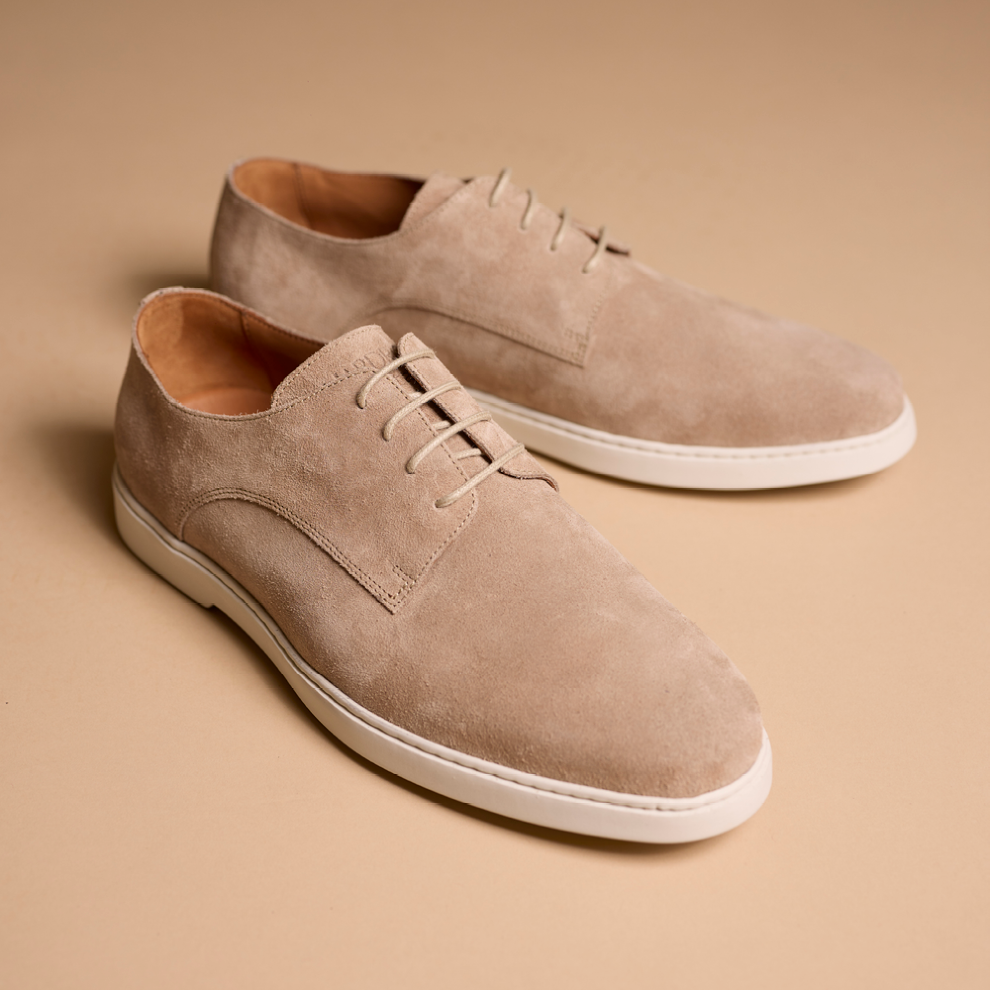 Hardrige, Paros beige