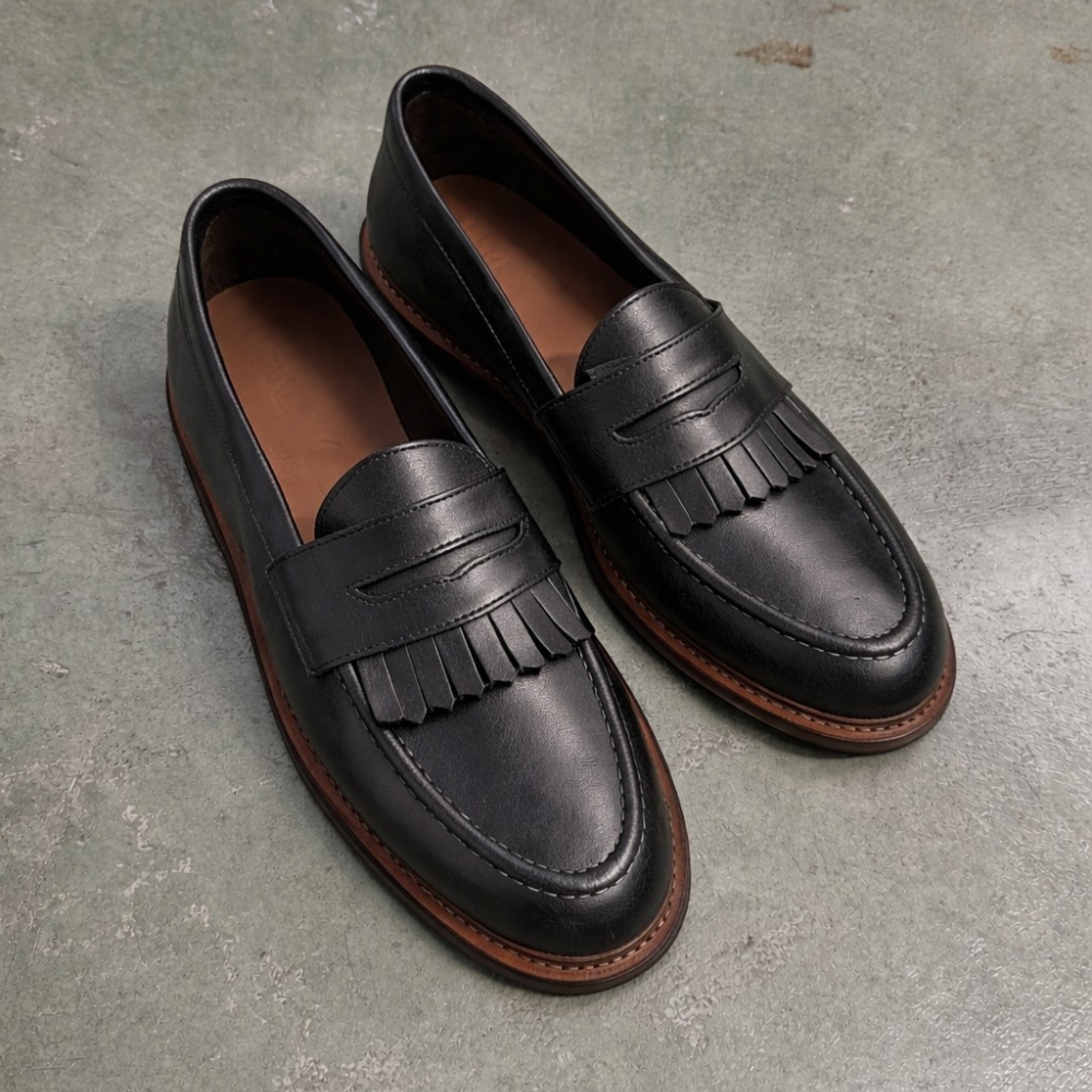 Hardrige, Hardi cuir noir