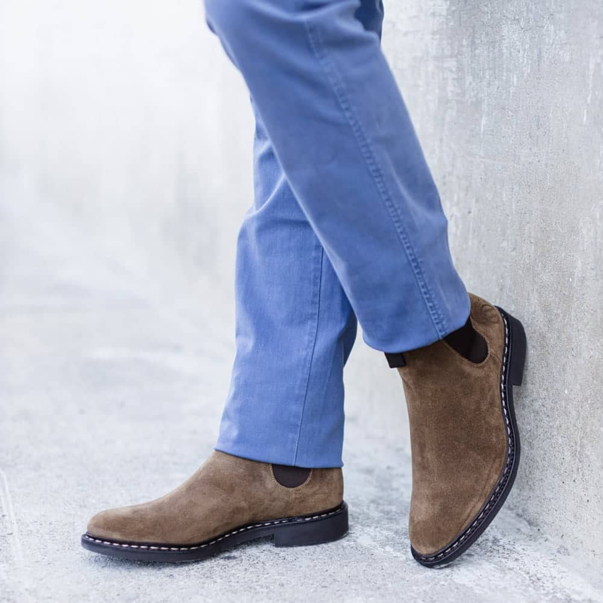 Tim - chelsea boots homme - cuir suédé taupe - cousu norvégien - luxe