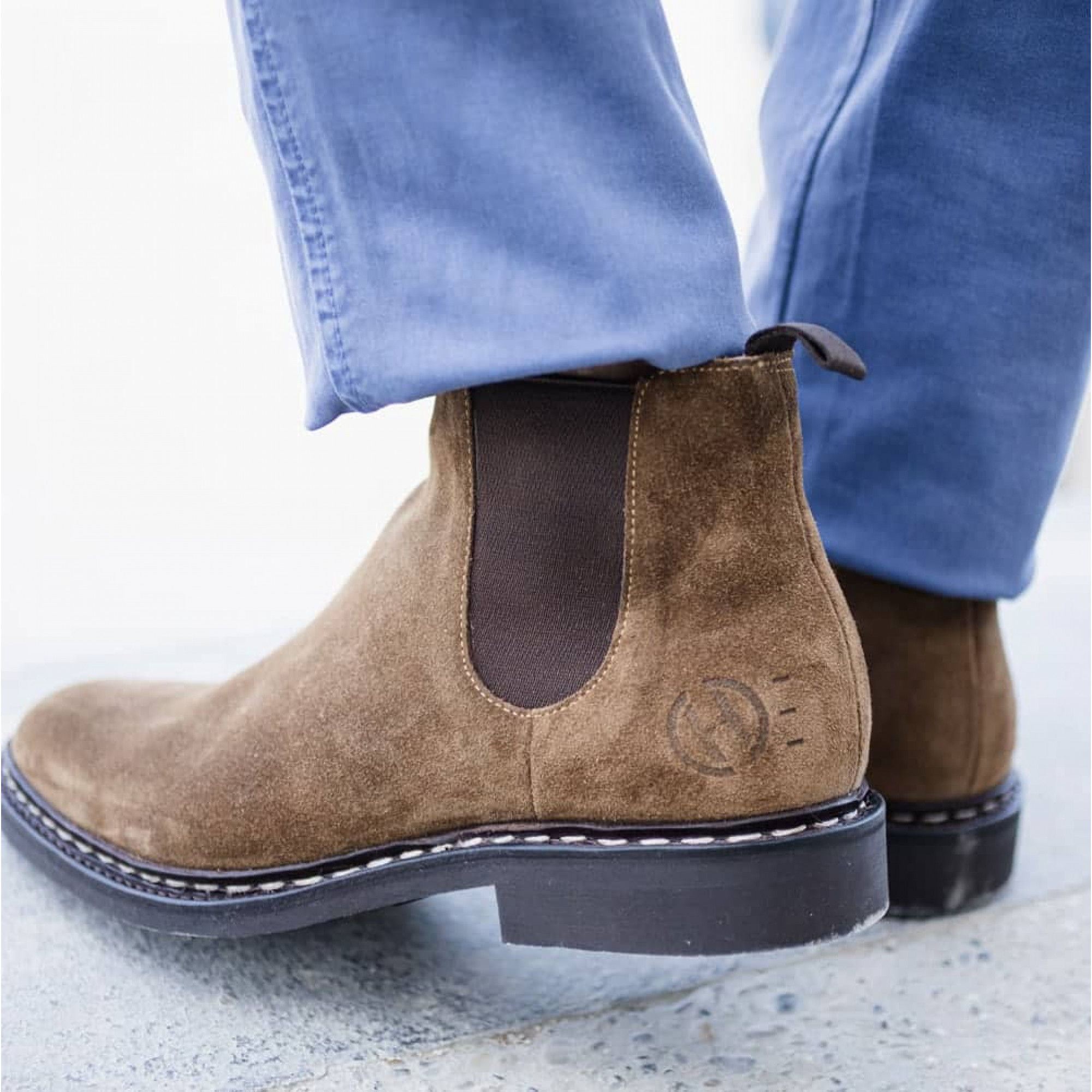 Tim chelsea boots homme cuir suede taupe cousu norvegien luxe