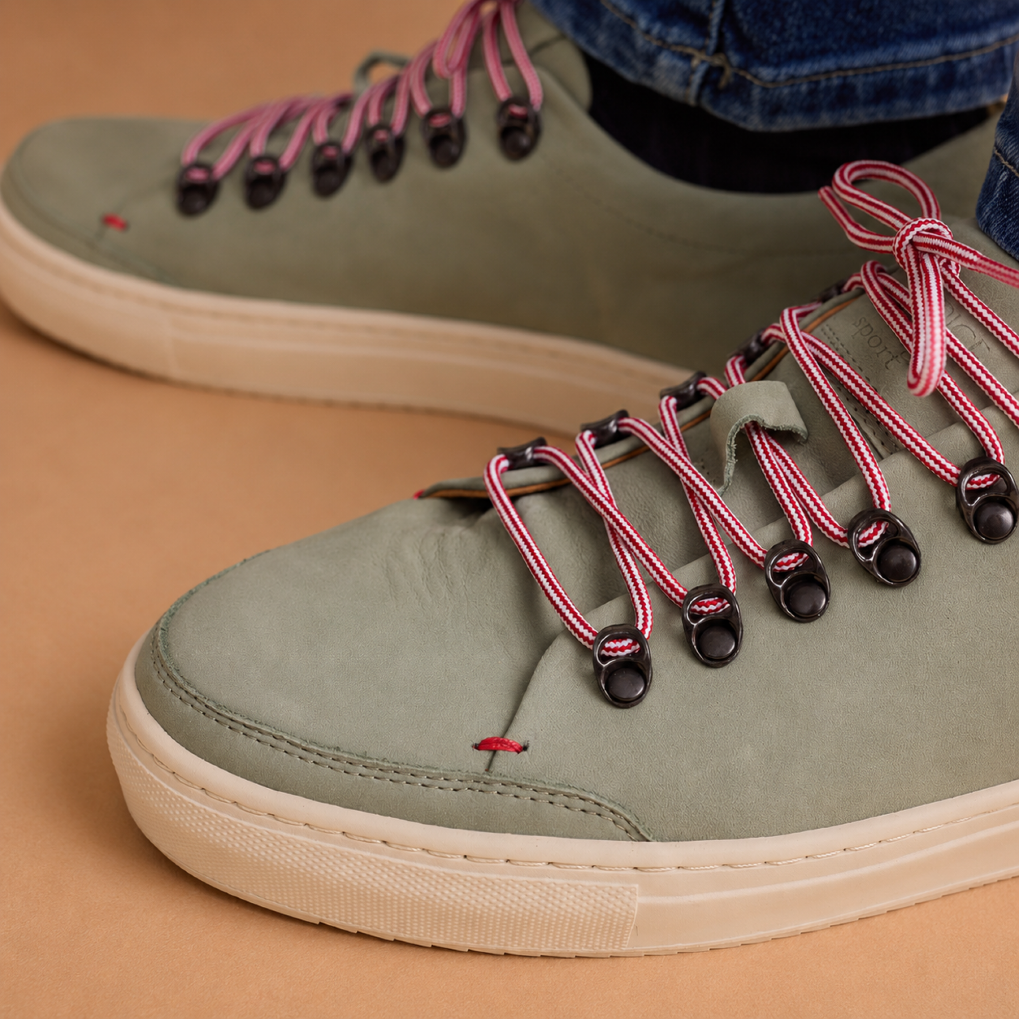 Hardrige, Roger Nubuck Kaki