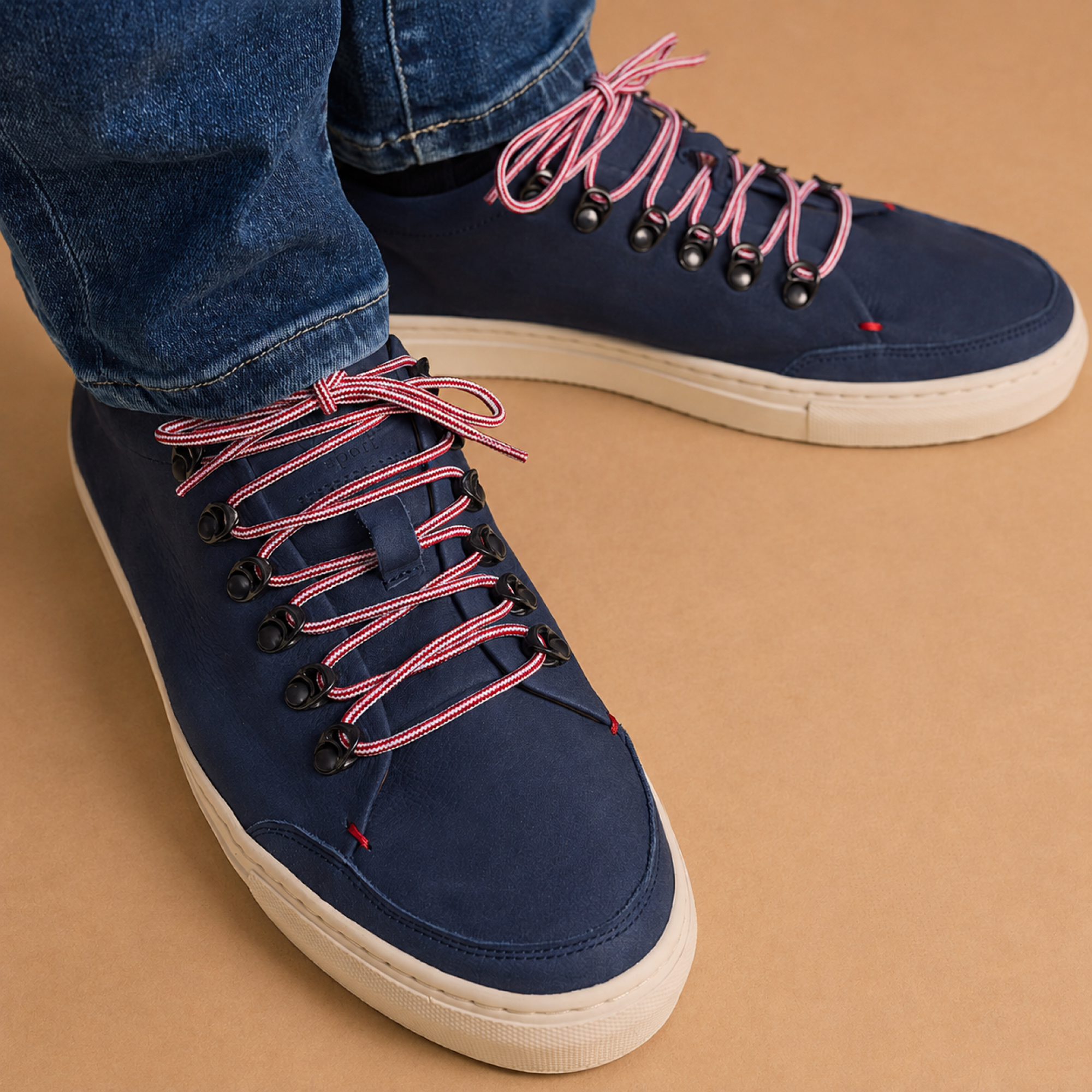 Hardrige, Roger Nubuck Navy