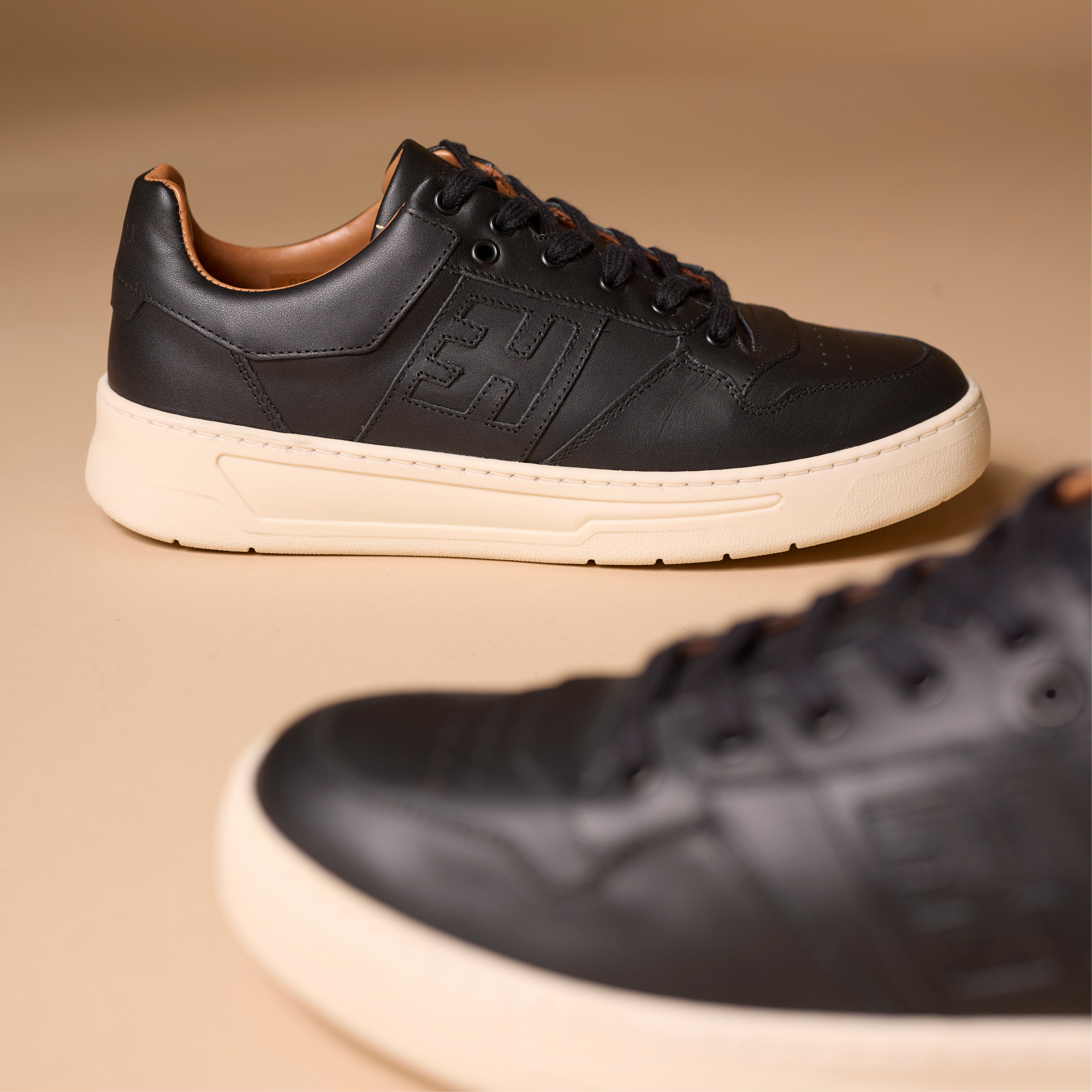 Hardrige, Tyron noir